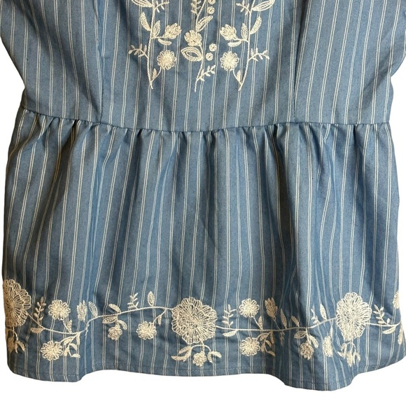 Harper Heritage Francesca’s Blue White Embroidered Baby Doll Tank Size Small NWT - Picture 3 of 11